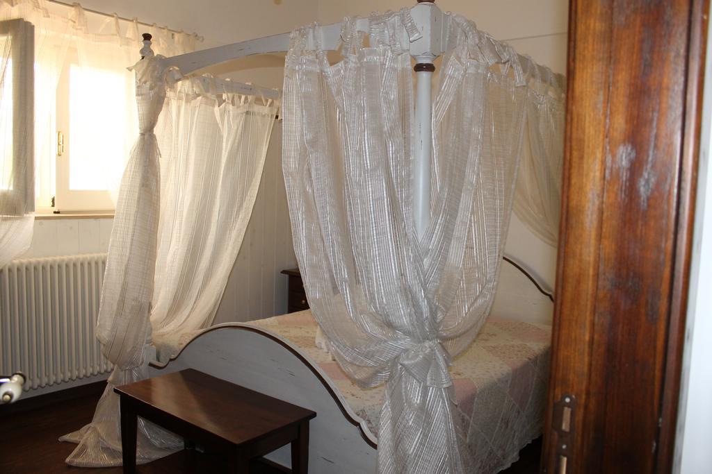 La Valle Del Cristallo B&B Чистернино Экстерьер фото